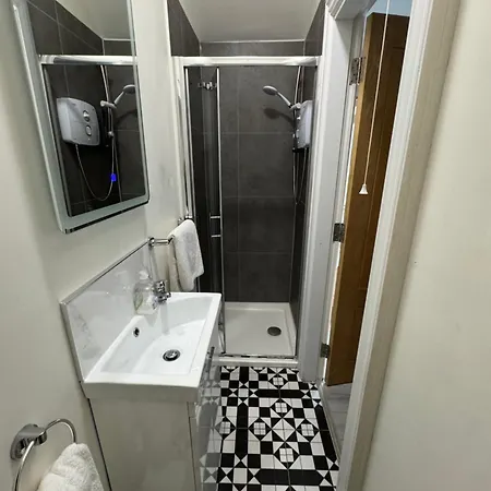 Unit 3 Modern Self Contained * Cobh